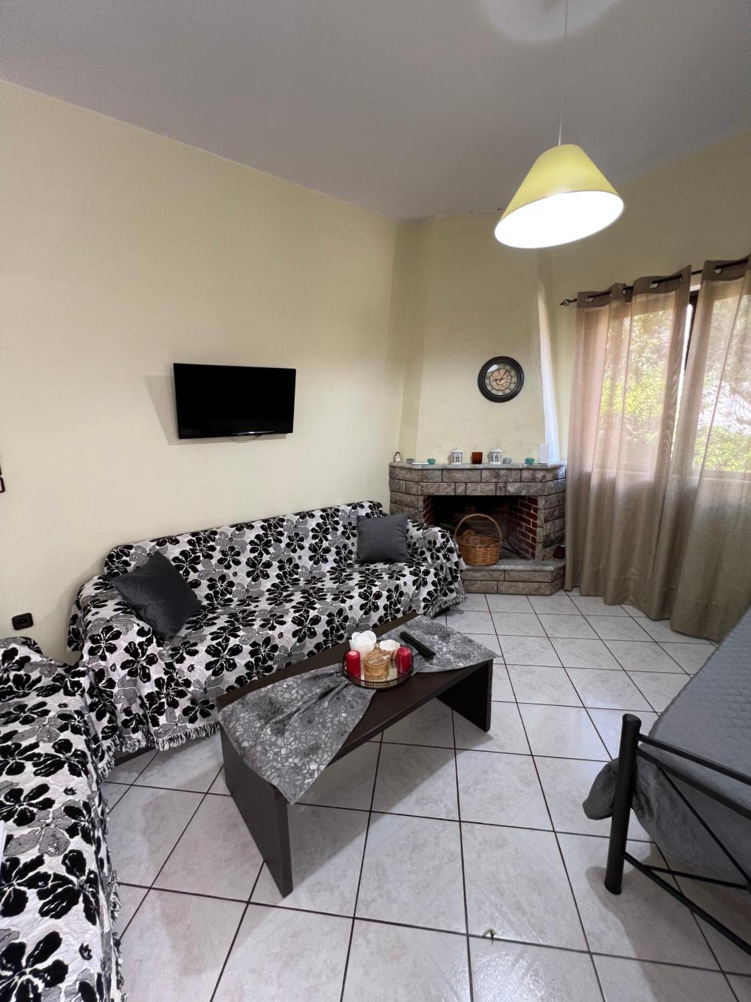 Village Apartment มาราไธอัส ภายนอก รูปภาพ