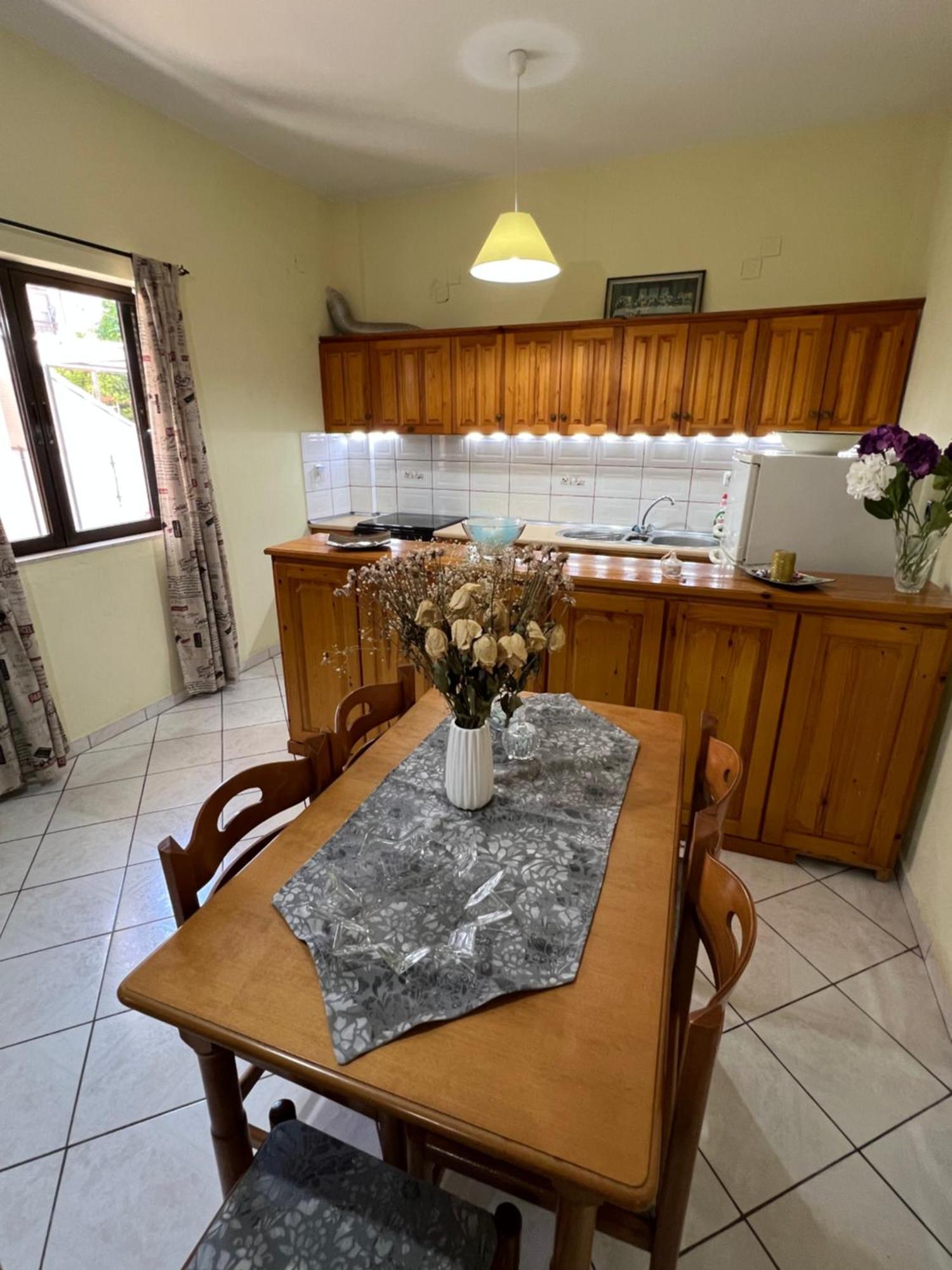 Village Apartment มาราไธอัส ภายนอก รูปภาพ